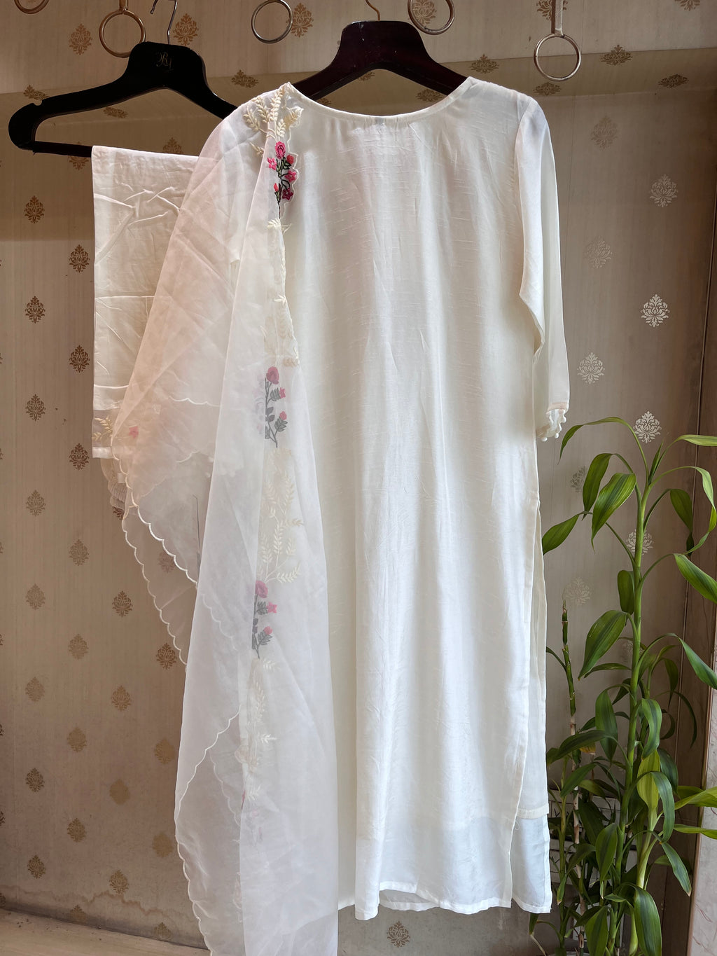 Swan White Straight Suit Set