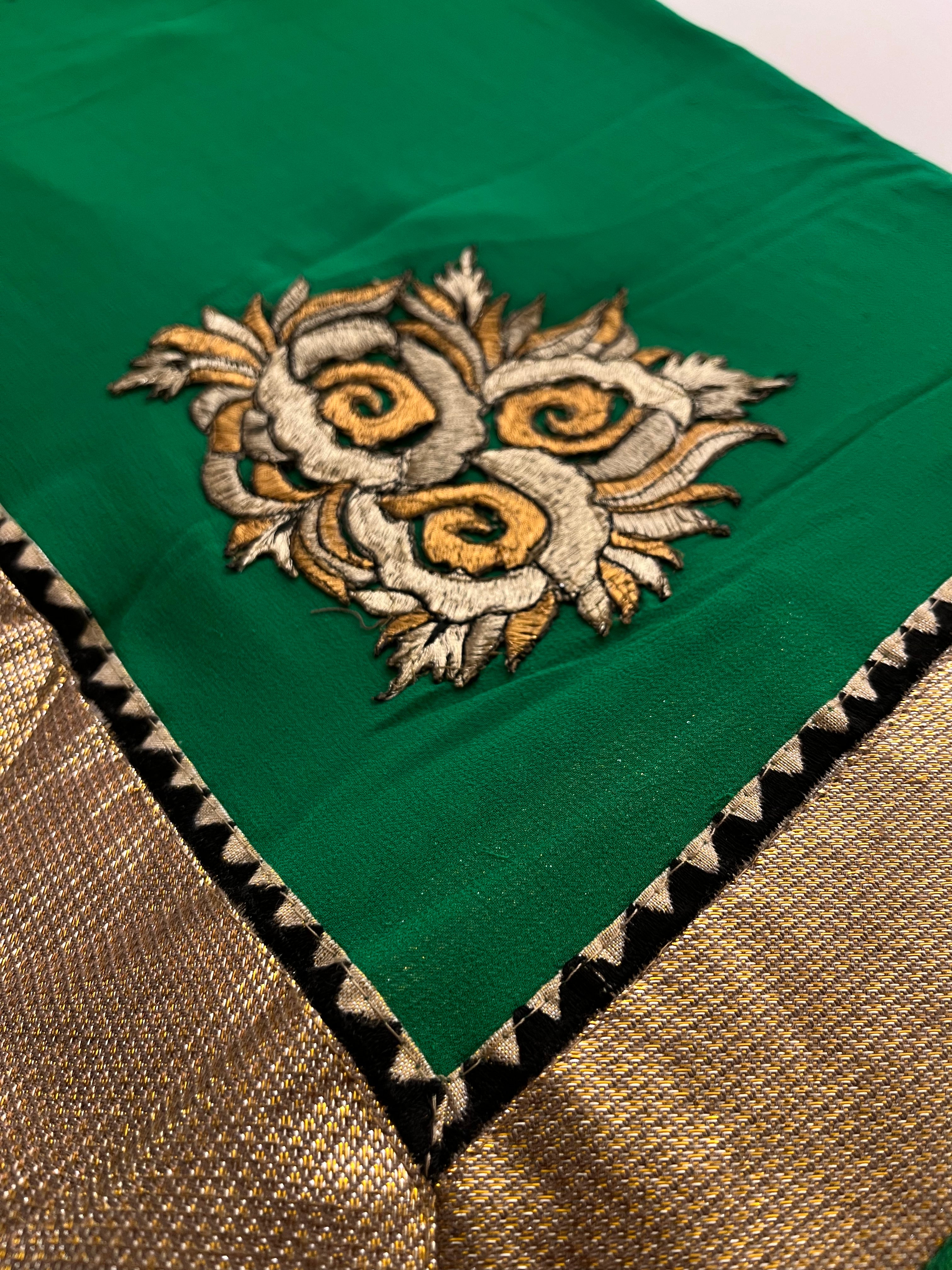 paan green zari saree