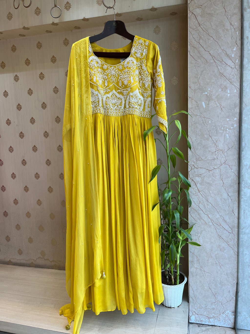 Summer Yellow Pearl suit set