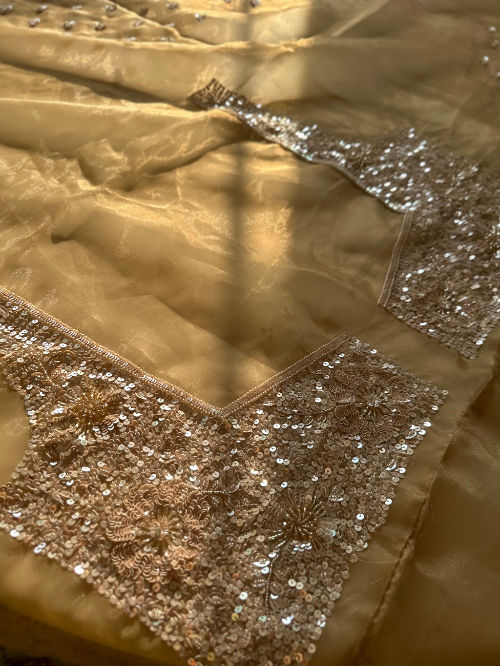 Aaftab Gold Tissue Saree