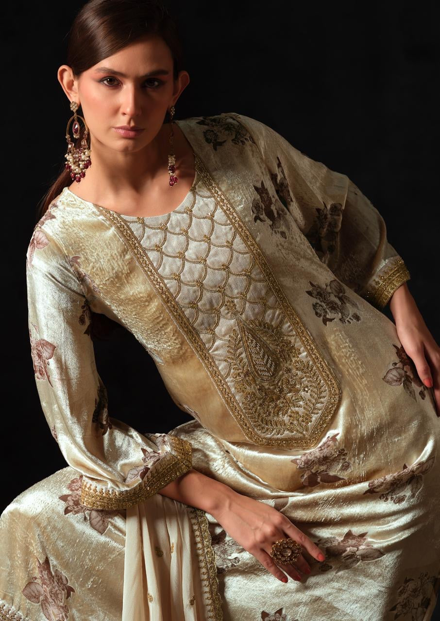 Makhmal stitched suit