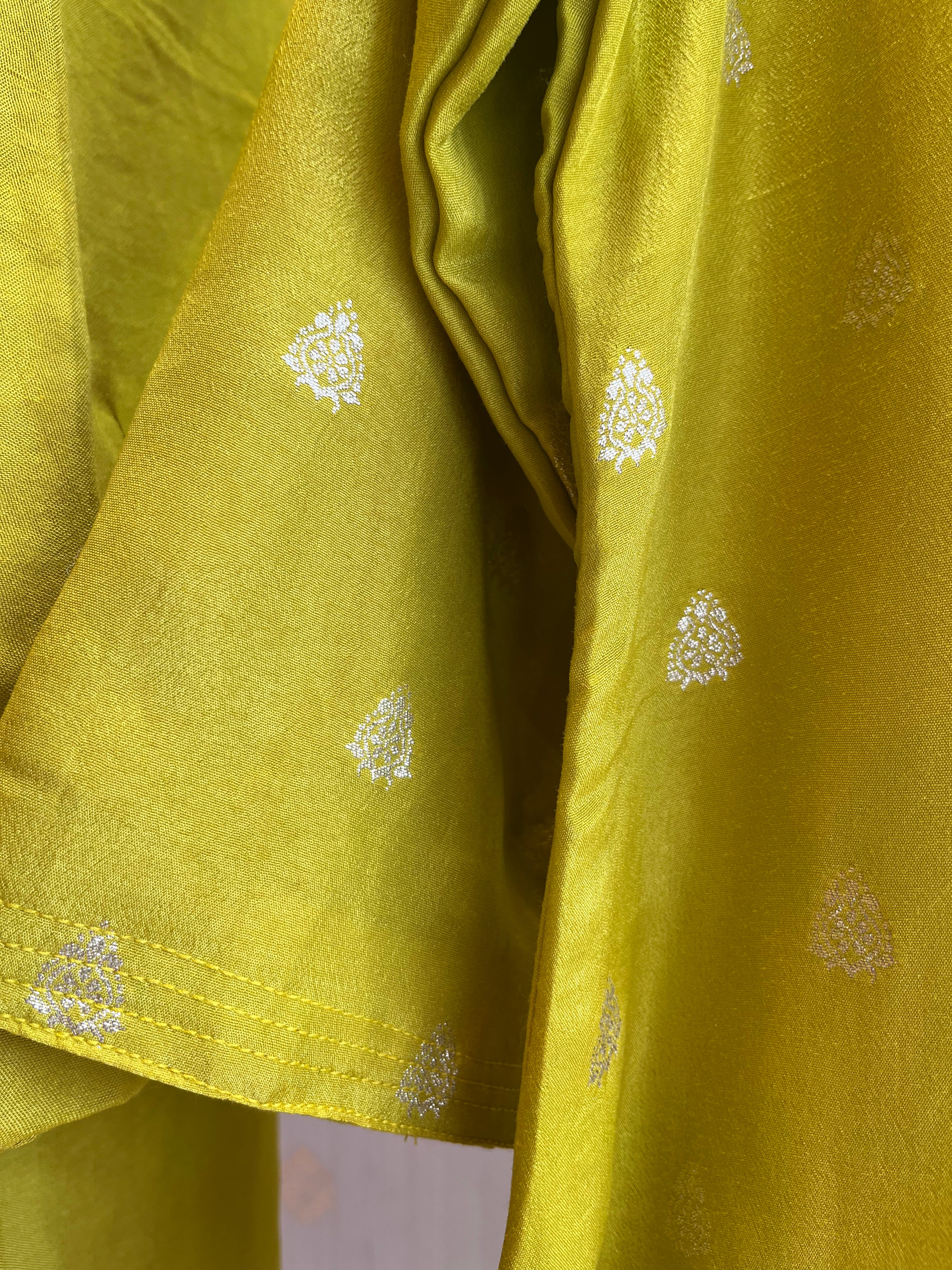 Silk & Mirror Straight Suit Set