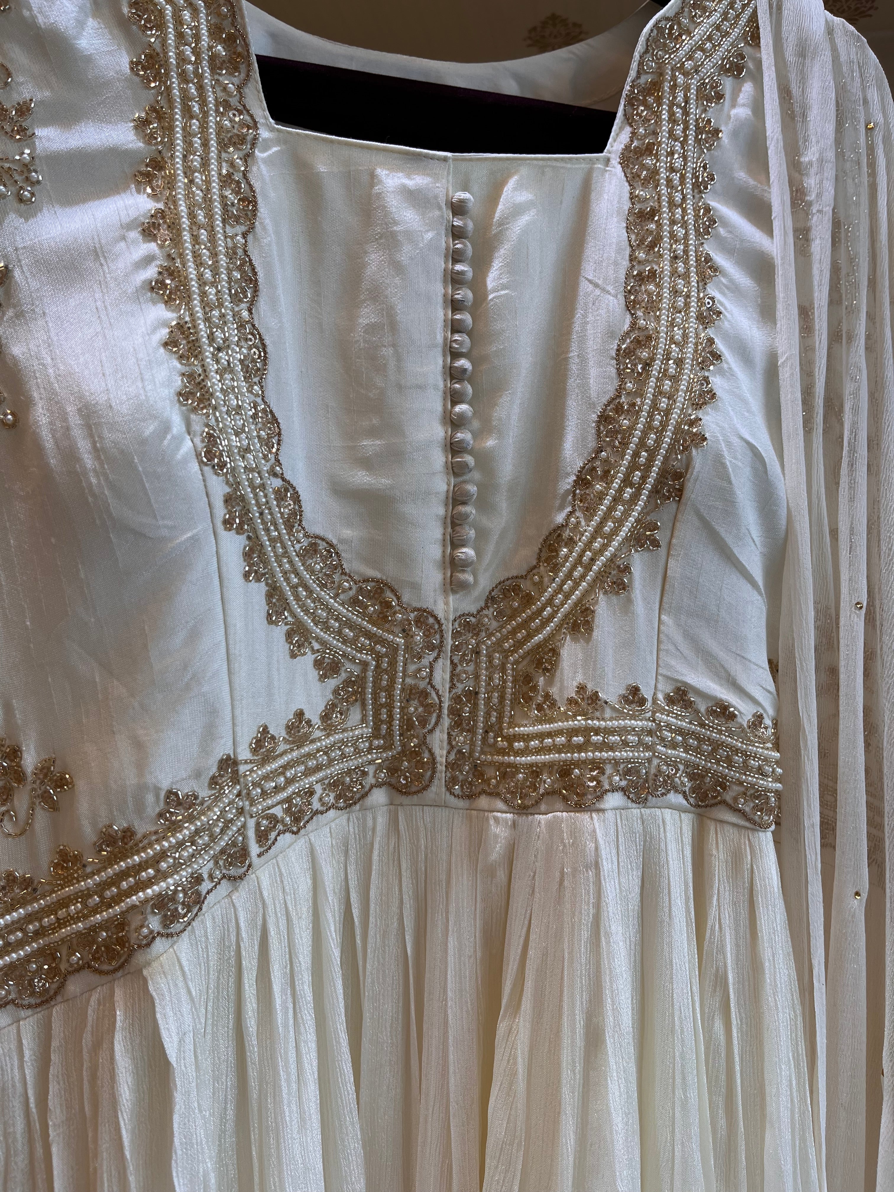 Swan White alia cut suit set