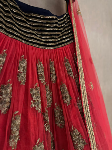 layered net lehenga set