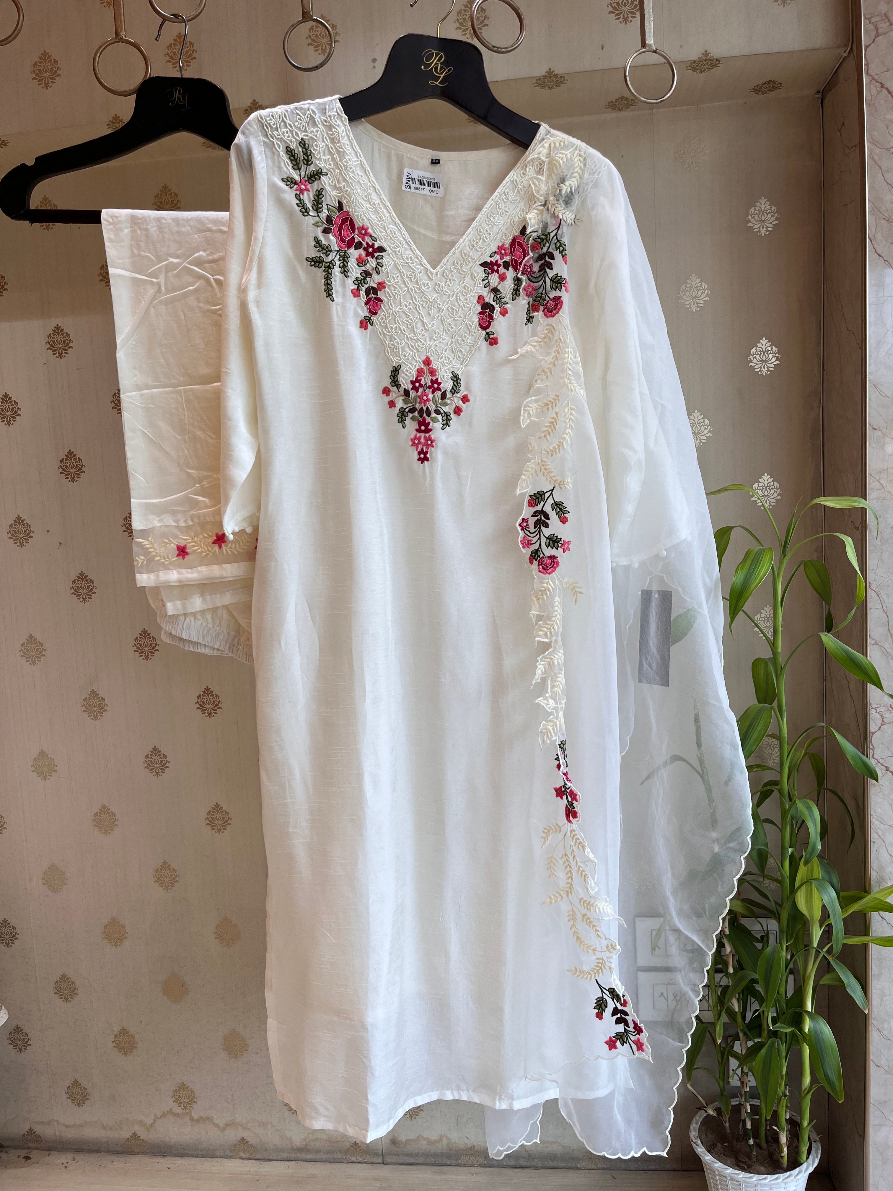 Swan White Straight Suit Set