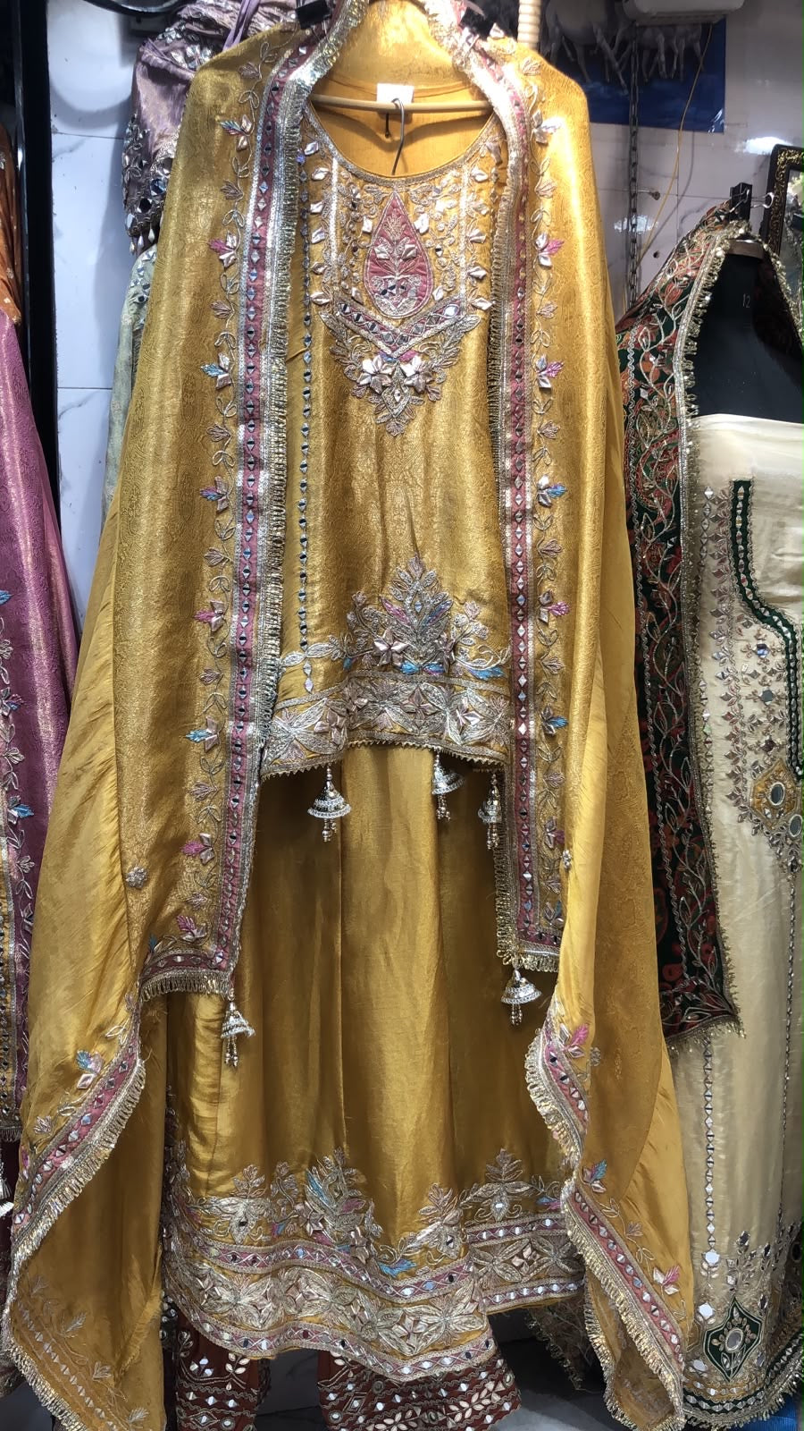 Tissue short anarkalis with sharara