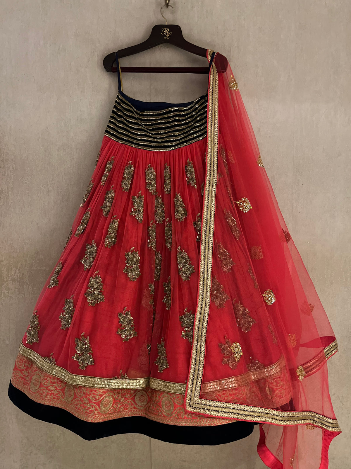 layered net lehenga set