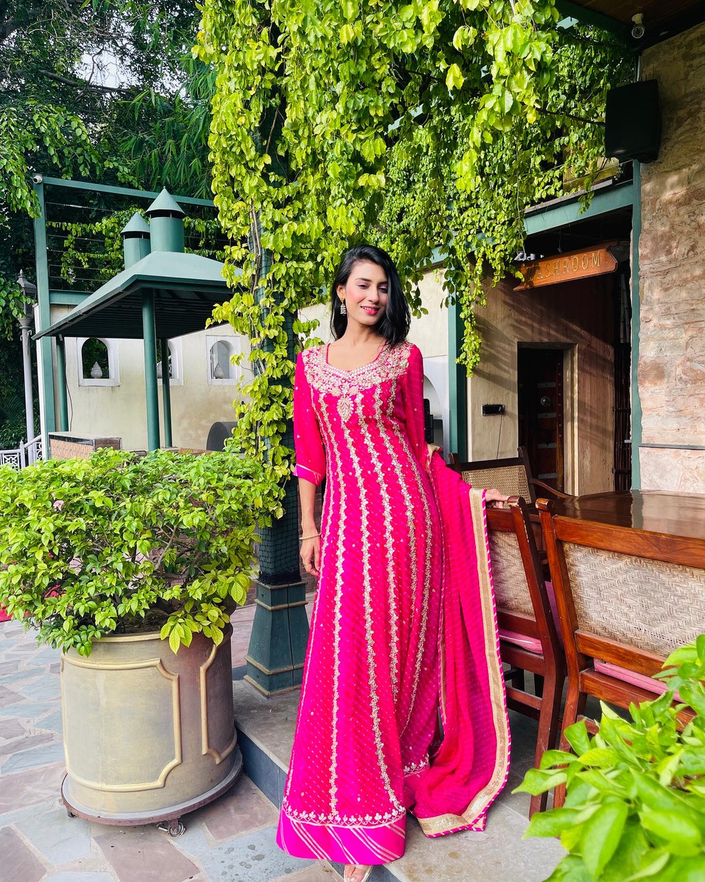 Lehriya mothra Rani suit