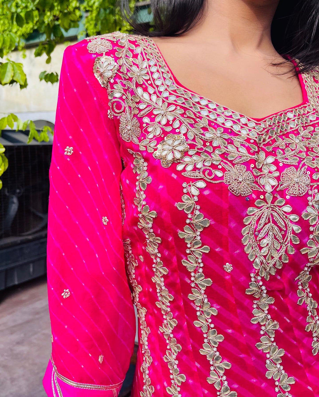 Lehriya mothra Rani suit