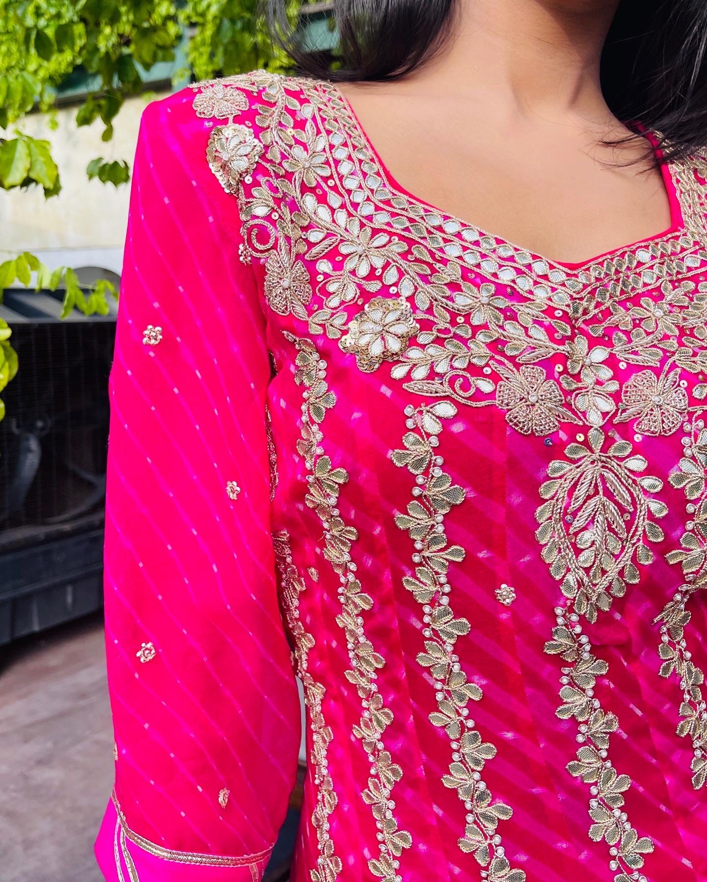 Lehriya mothra Rani suit