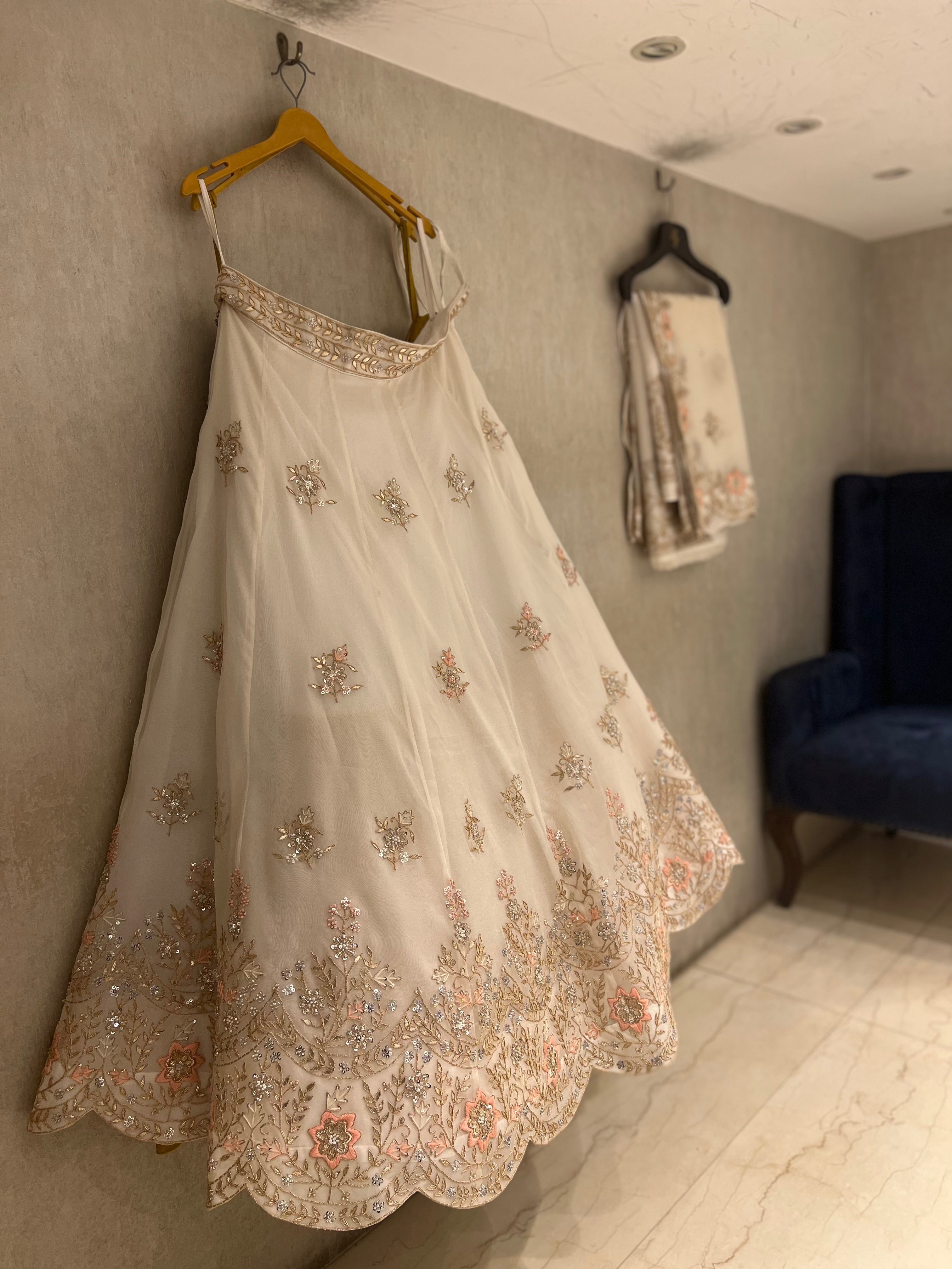 Ivory gotapatti Lehenga set