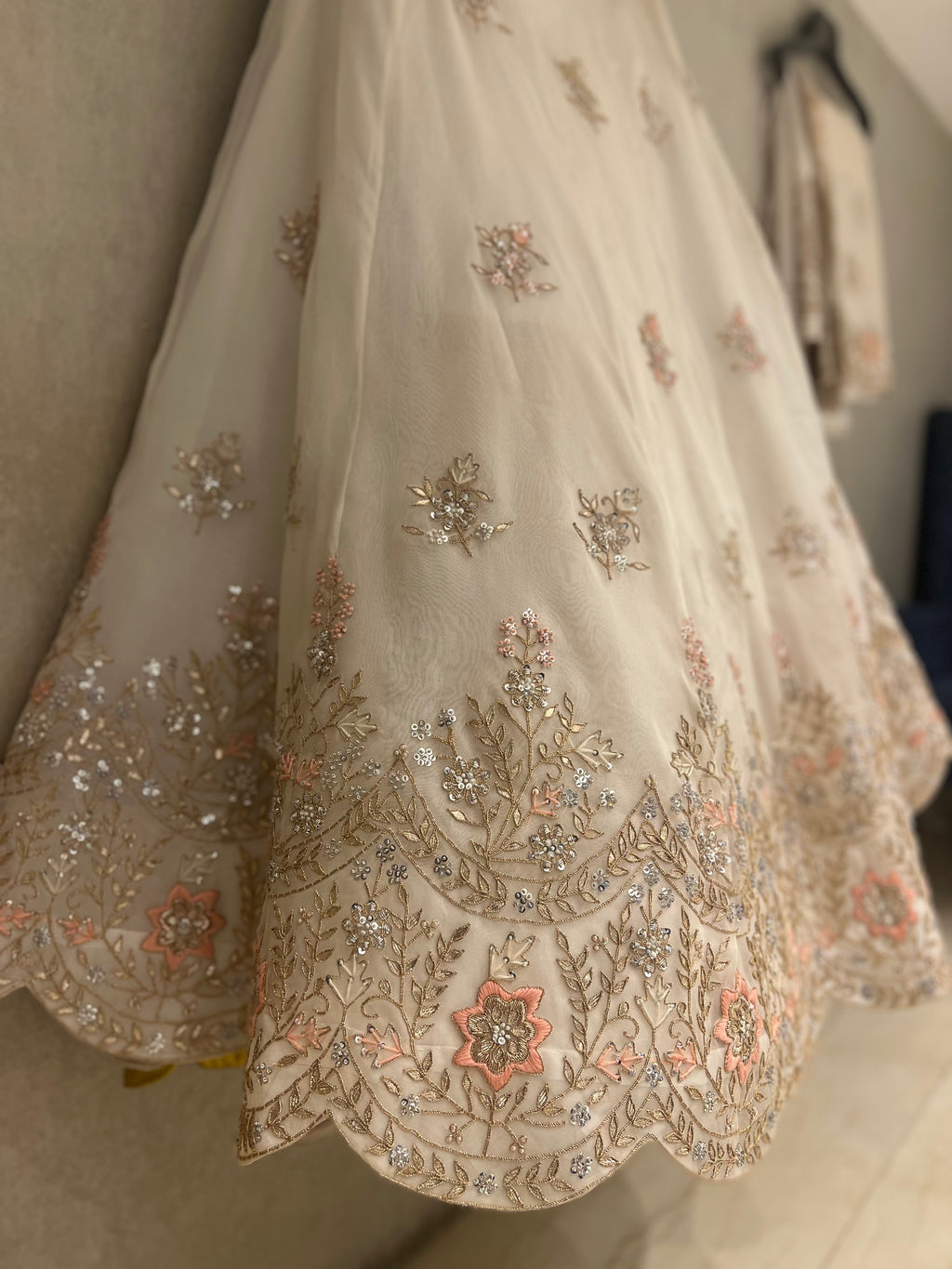 Ivory gotapatti Lehenga set