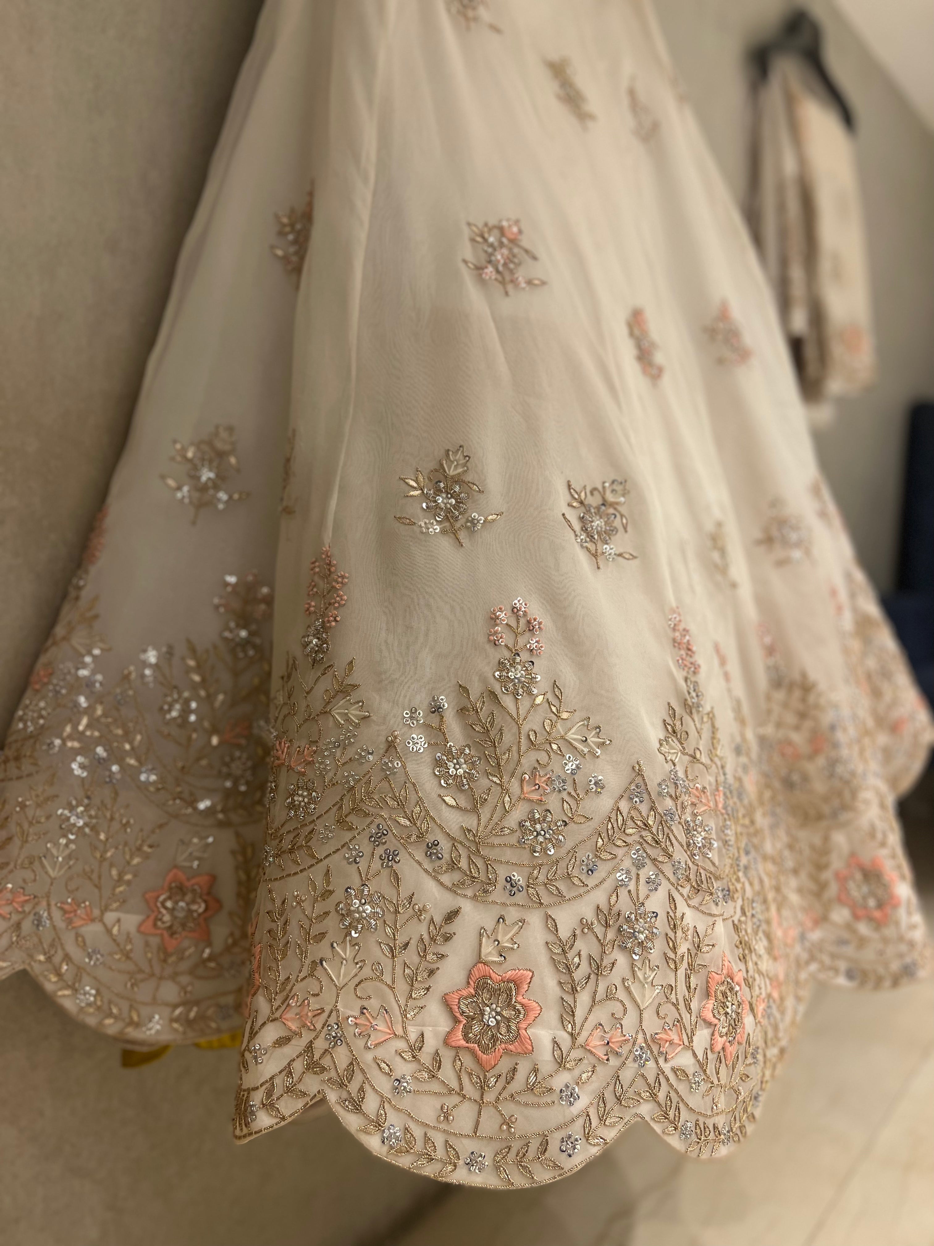 Ivory gotapatti Lehenga set