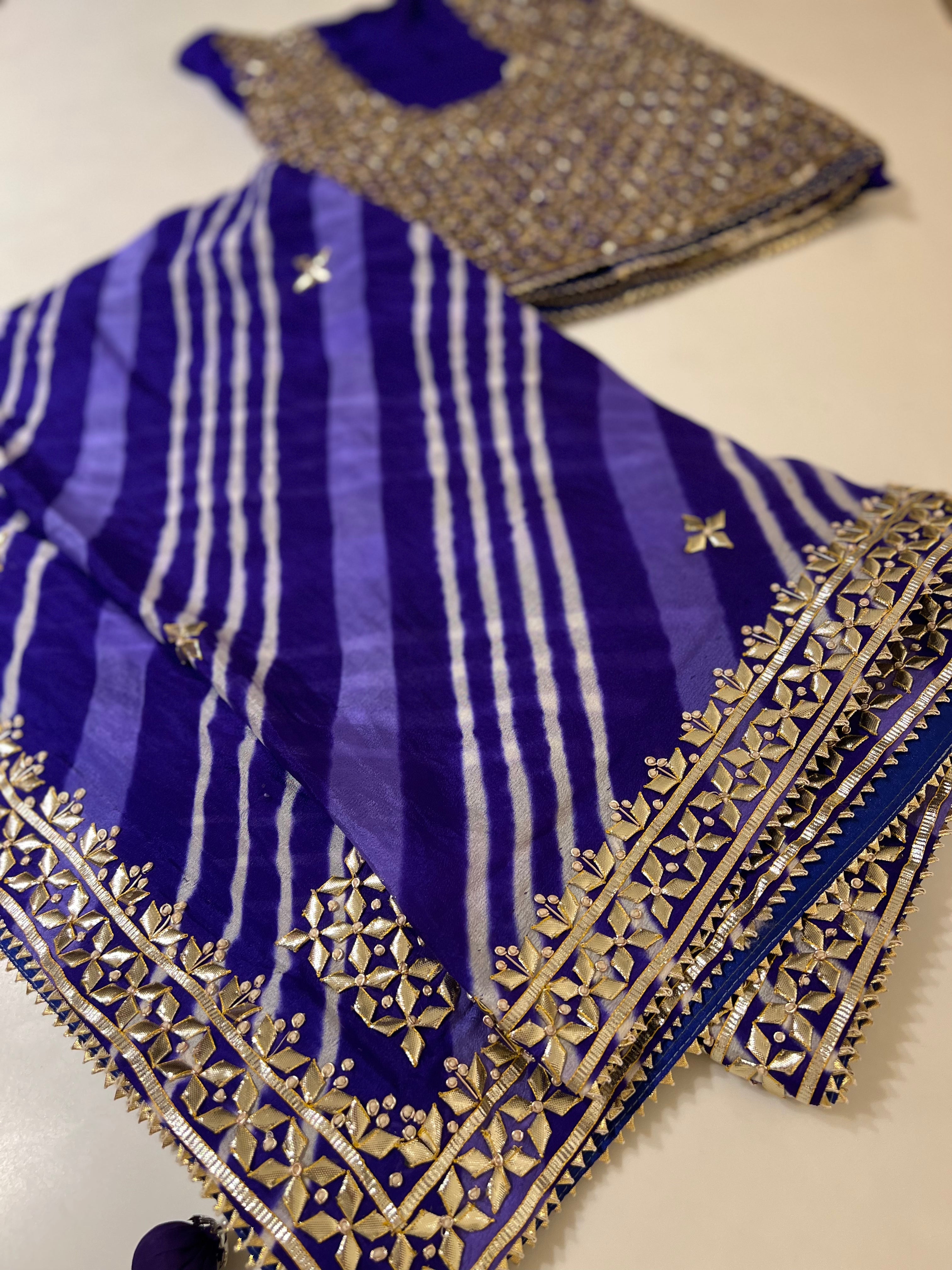 Lehriya saree